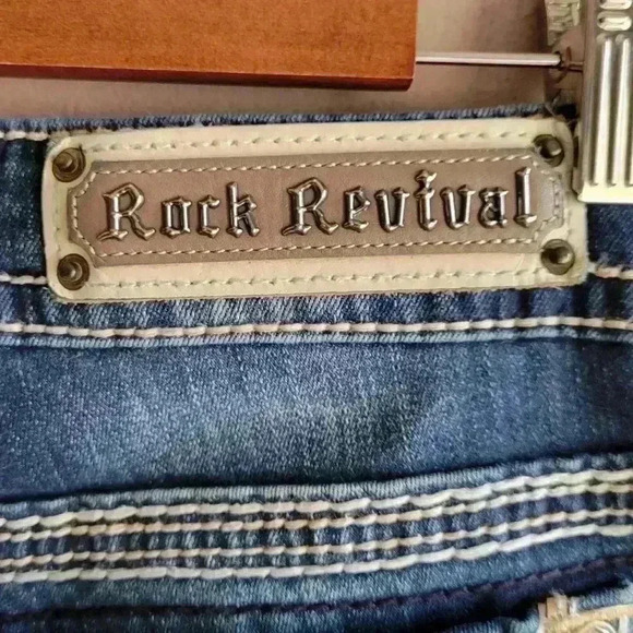 Rock Revival Avery Straight Jeans - Size 29 Blue (8" Rise) Med Wash Embroidered - Picture 12 of 16